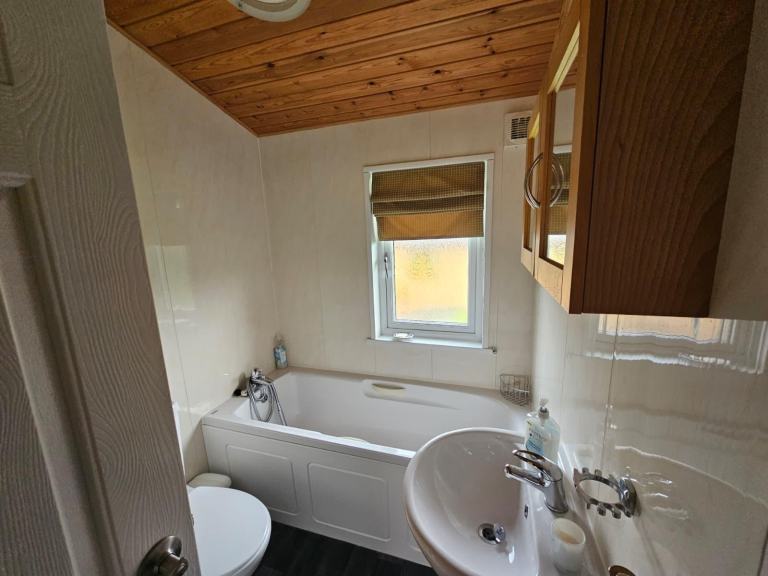 LOG CABIN OFF SITE SALE 3 BEDROOM TWIN LODGE 40FT X 20FT | 2006 EX PRIVATE OWNED