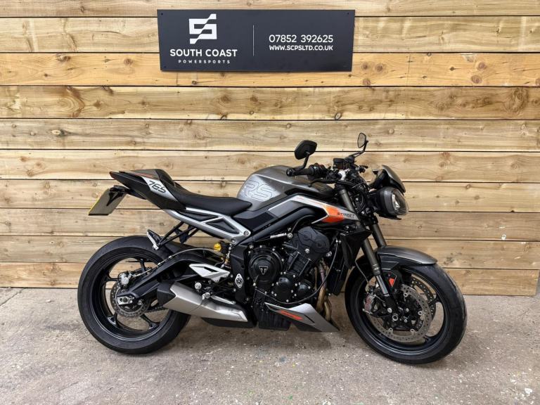 TRIUMPH STREET TRIPLE 765 RS 2023 5466 MILES TAIL TIDY