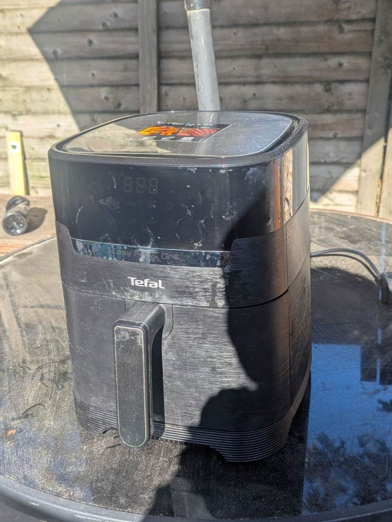 Tefal air fryer for sale , 4.2 litres, good condition 