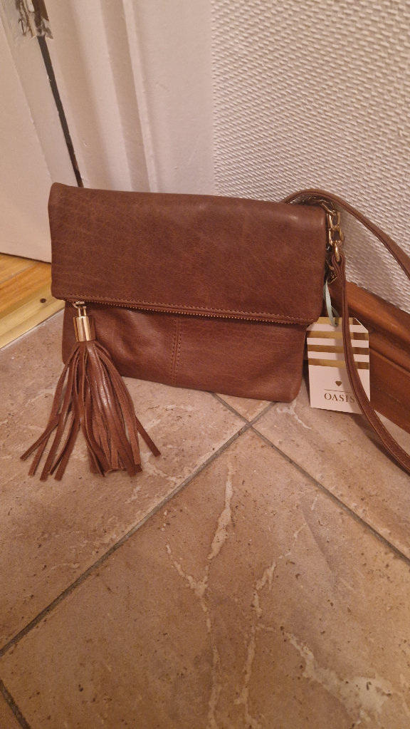 BRAND NEW Oasis Tan Leather cross body handbag for sale 