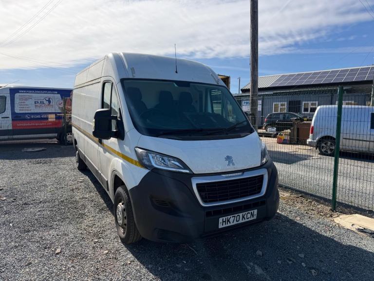 Peugeot Boxer 2.2 BlueHDi 335 Professional Panel Van 5dr Diesel Manua... 2020/70