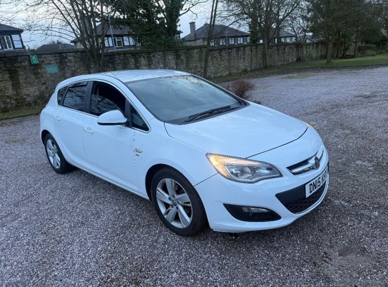 Vauxhall, ASTRA, Hatchback, 2015, Manual, 1956 (cc), 5 doors