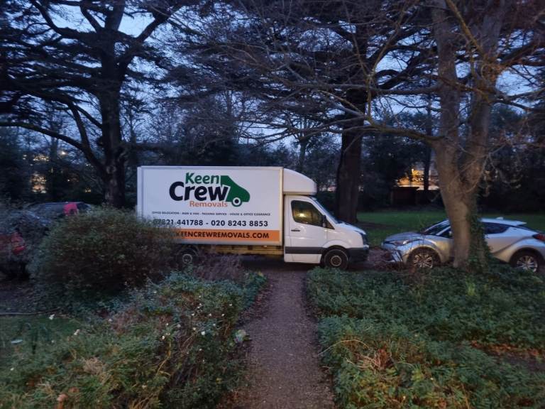 OLD STREET LONDON MOVING & DELIVERY SERVICE - MOVERS & PACKERS - STUDENT MOVE -  VAN AND MAN - EC1V