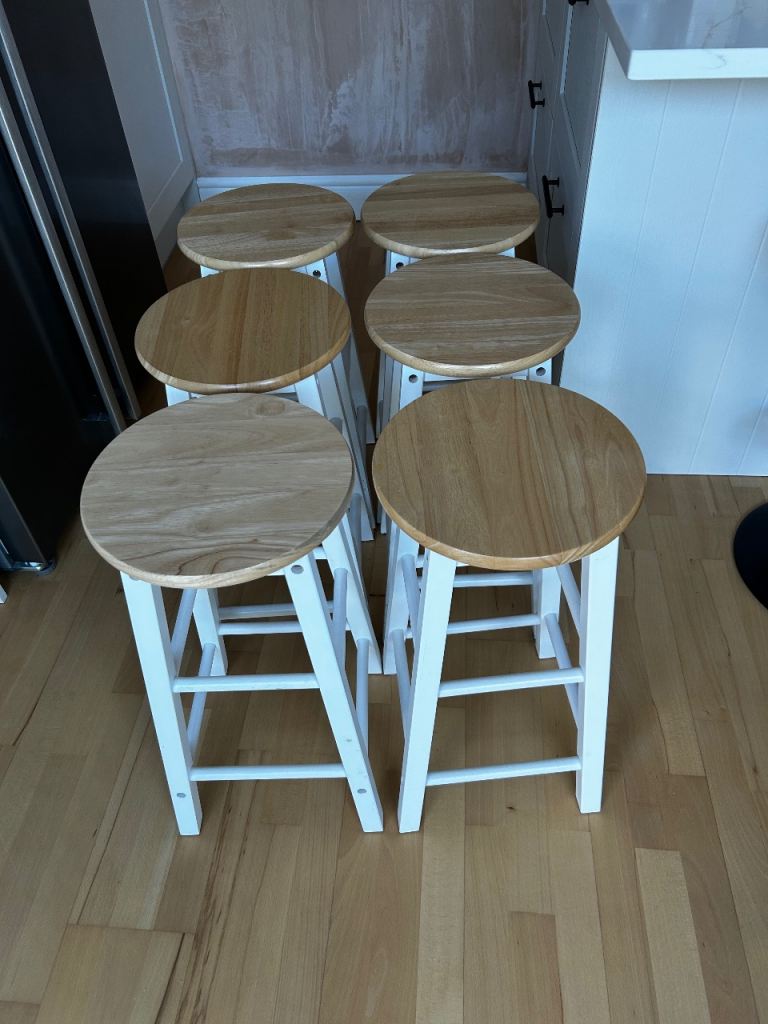 6 kitchen stools (breakfast bar height)