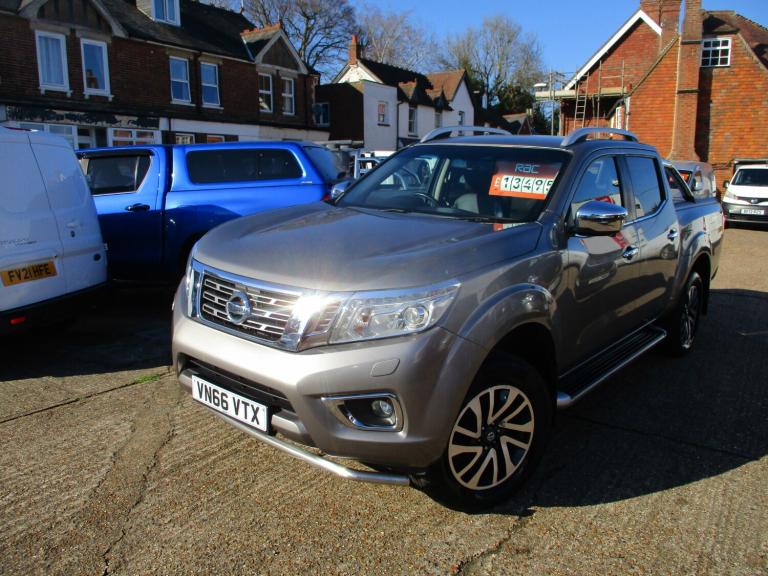 2016 Nissan Navara Double Cab Pick Up Tekna 2.3dCi 190 4WD Auto PICK UP Diesel Automatic