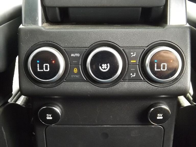 2018 Land Rover Discovery 3.0 SDV6 HSE 5dr Auto ESTATE DIESEL Automatic