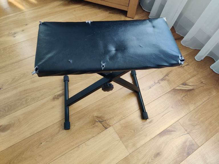 Free piano stool 