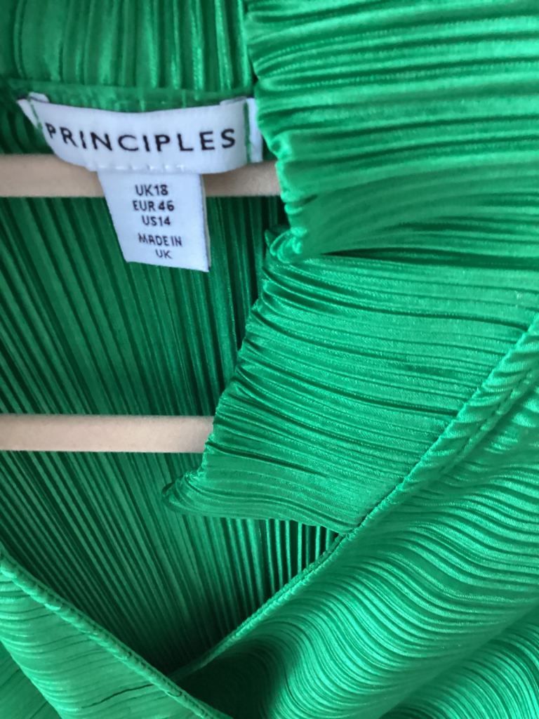Principles Plisse dress has new so stylish easy to wear midi length size18