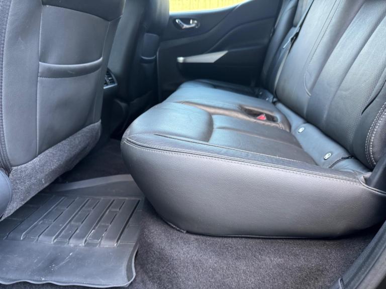  Nissan Navara 2.3 dCi Tekna Auto 4WD Euro 6 4dr Diesel Automatic