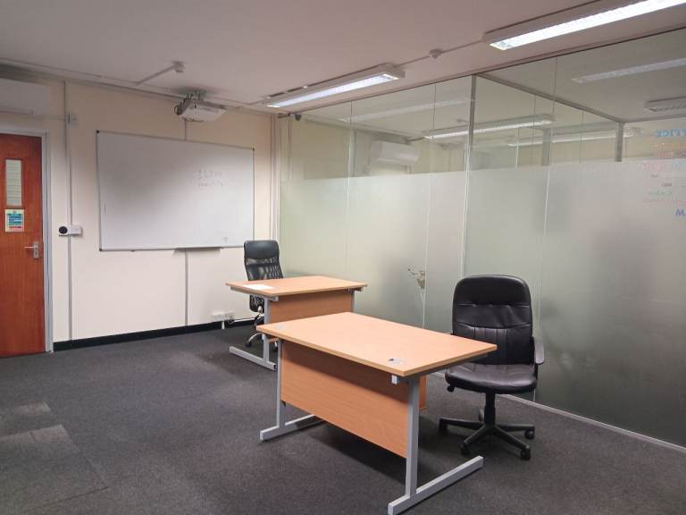 FURNISHED OFFICES TO RENT IN ILFORD IG1 1BA