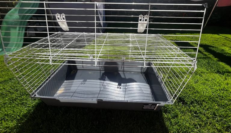 Indoor Guinea Pig/Rabbit Hutch 