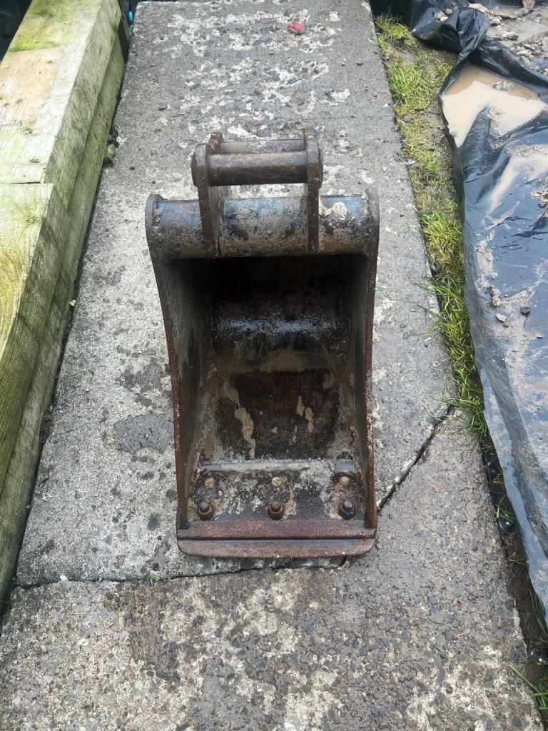 1 foot digging bucket for excavator with 30mm pins