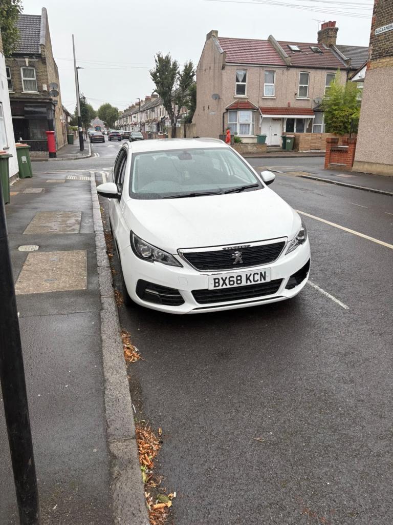 Peugeot, 308, Estate, 2018, Semi-Auto, 1199 (cc), 5 doors