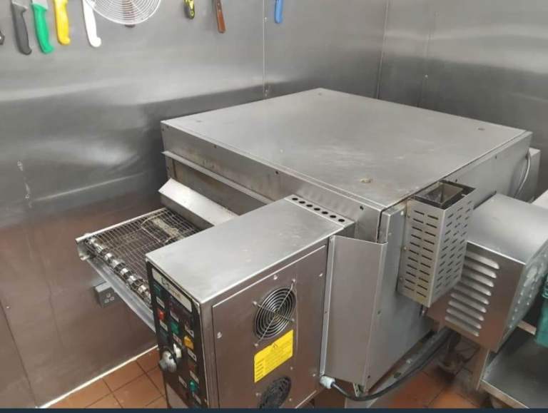 Pizza oven and shawarma machine 
