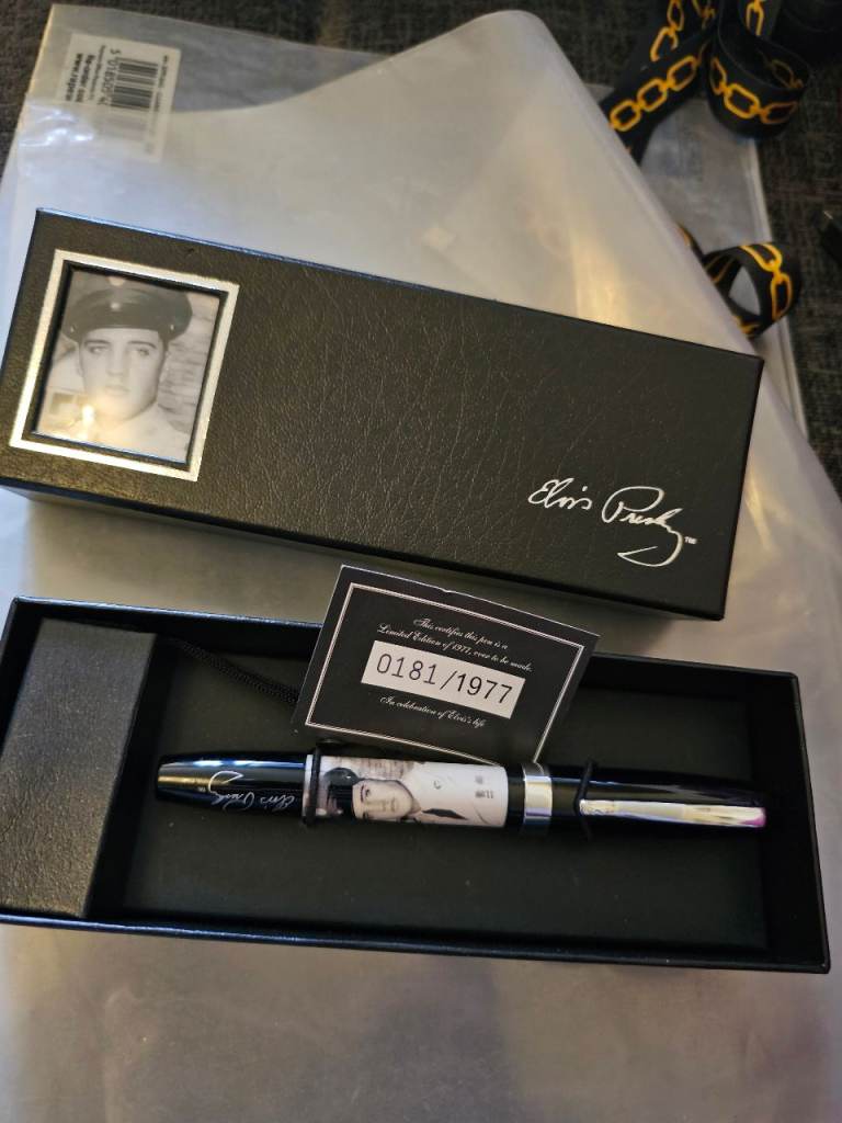 Elvis Presley Commemorative Pen Set - Brand New