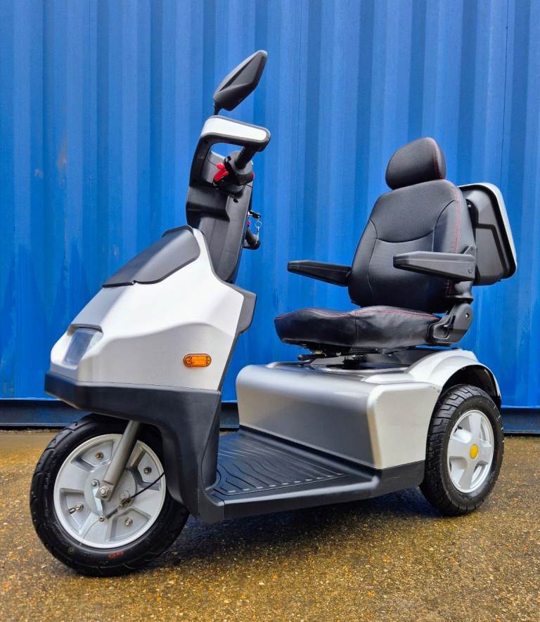 TGA Breeze S3 All-Terrain Mobility Scooter - 8MPH    ***Great Condition***