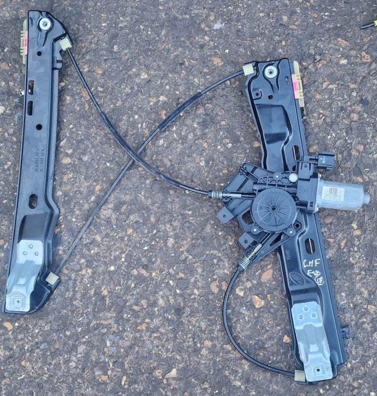 Range Rover Evogue Left Side Front Door Window Motor Mechanism 2013