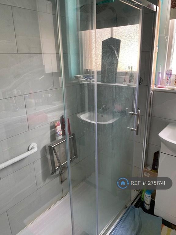 1 bedroom flat in Marina, Bexhill-On-Sea, TN40 (1 bed) (#2751741)