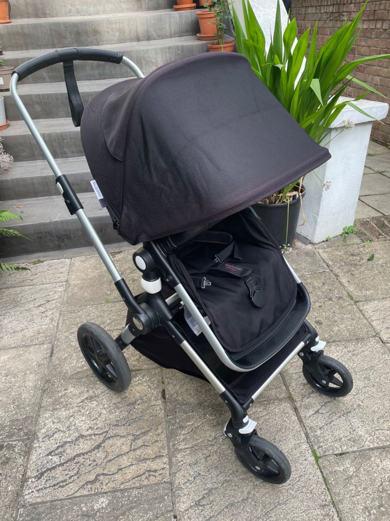 Black Bugaboo Lynx with carrycot