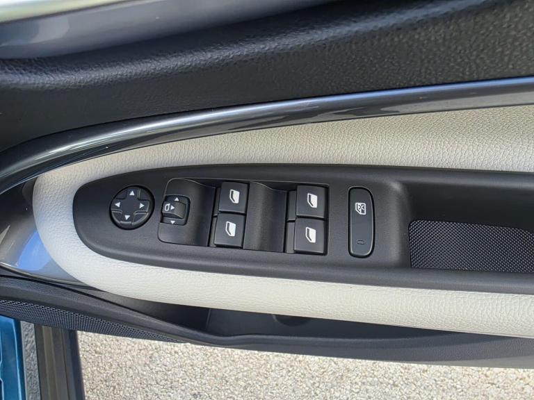 2025 Fiat 600 1.2 Hybrid 48V La Prima 5dr eDCT-6 HATCHBACK PETROL Automatic