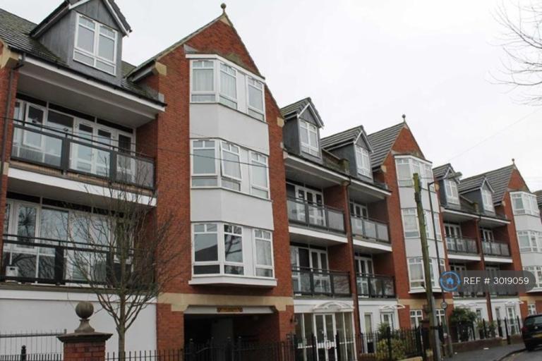 2 bedroom flat in The Savoy, Shirehampton, Bristol, BS11 (2 bed) (#3019059)