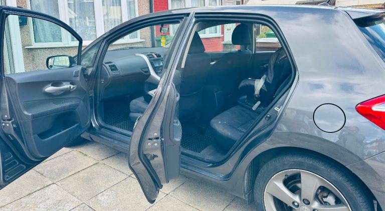 Toyota, AURIS, Hatchback, 2012, Semi-Auto, 1798 (cc), 5 doors