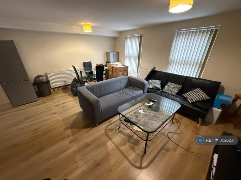 1 bedroom flat in Kings Road, Reading, RG1 (1 bed) (#3026231)
