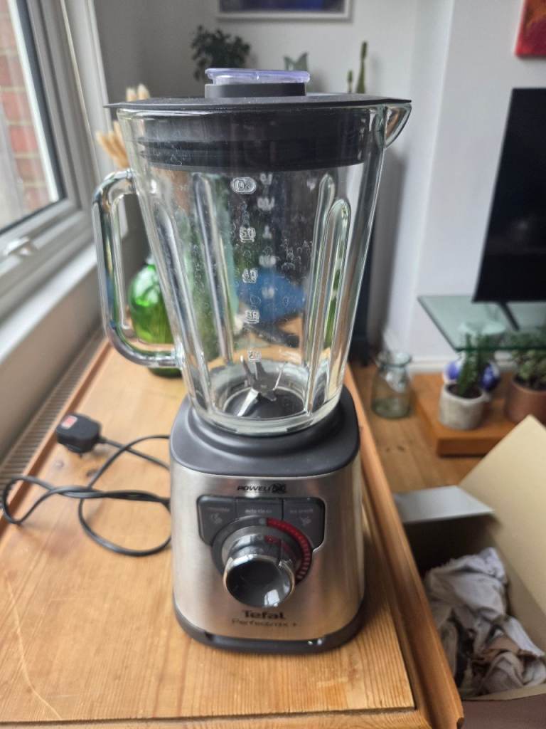 Tefal Perfectmix+ Blender with Glass Jug – As Good As New