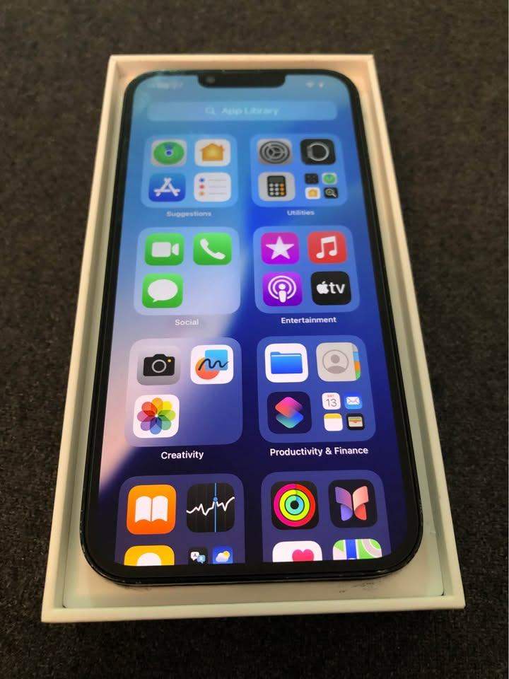 Apple iPhone 13 128GB - Unlocked with 91% Battery Health