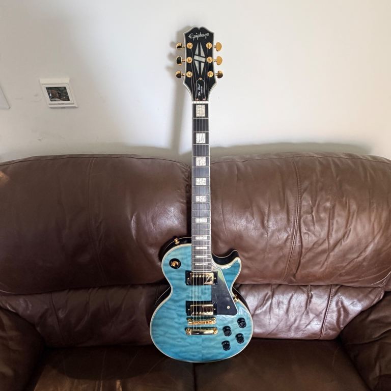 Epiphone Les Paul Custom Quilt Guitar Center-Exclusive Electric Guitar - Ocean Blue