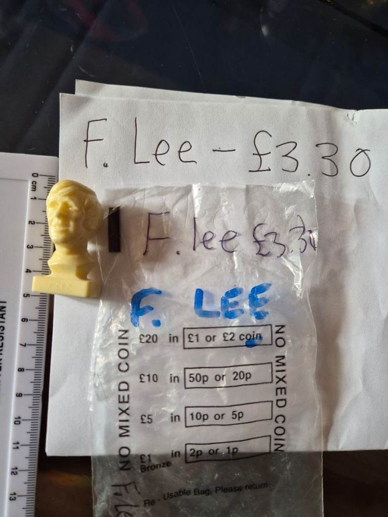 SPORTS/ FOOTBALL MEMORABILIA CLEVELAND FOOTBALL CLUB 1970'S BUST. F.LEE £3.50  