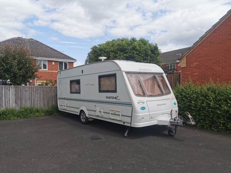White Coachman Pastiche 540/4 Caravan - Fair Condition