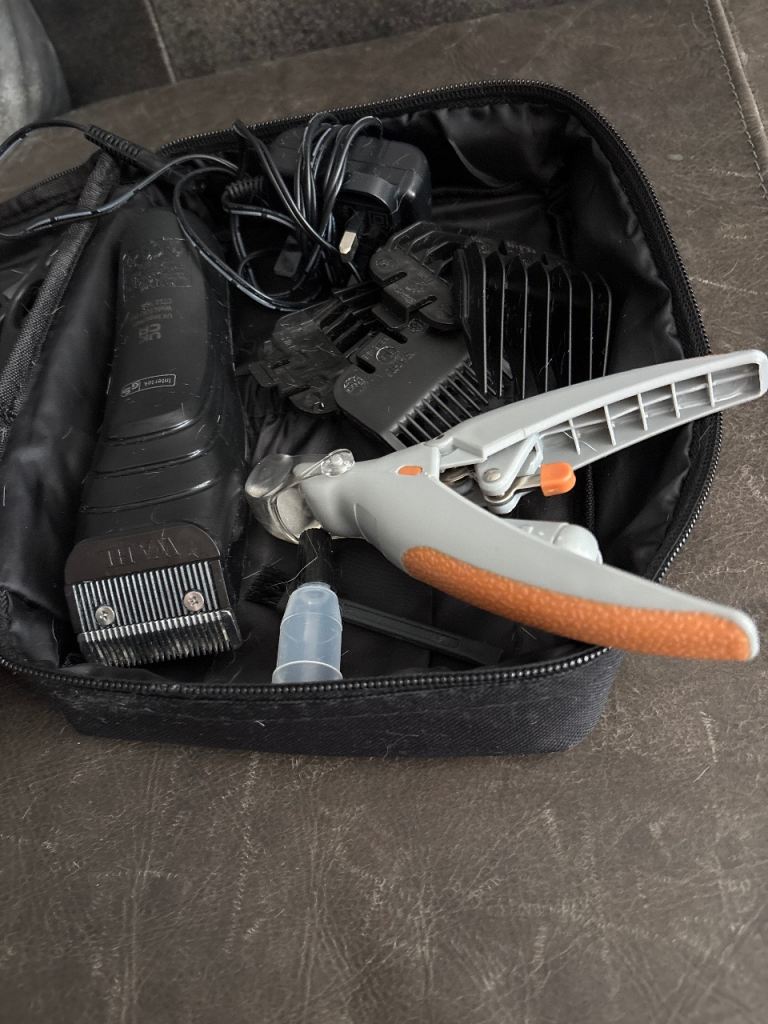 Rechargeable pet clipper set 