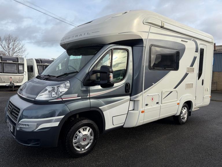 Auto Trail Tracker EKS 2 berth 2013 ***AUTOMATIC***