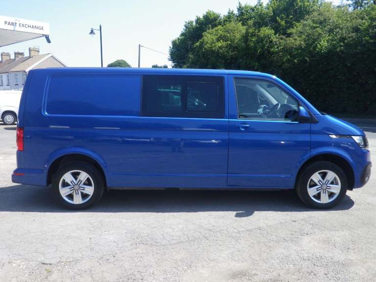 VOLKSWAGEN TRANSPORTER T32 2.0 TDI 150 Highline LWB KOMBI 2024