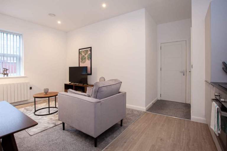 1 bedroom Property Stonecross House, Churchgate, Bolton, BL11HR