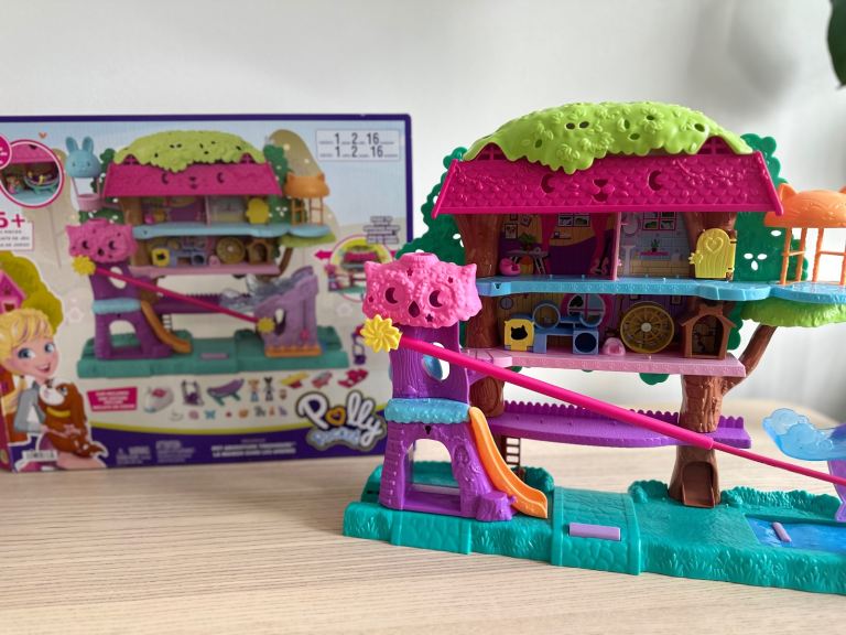 image for Polly Pocket Tree House - like new