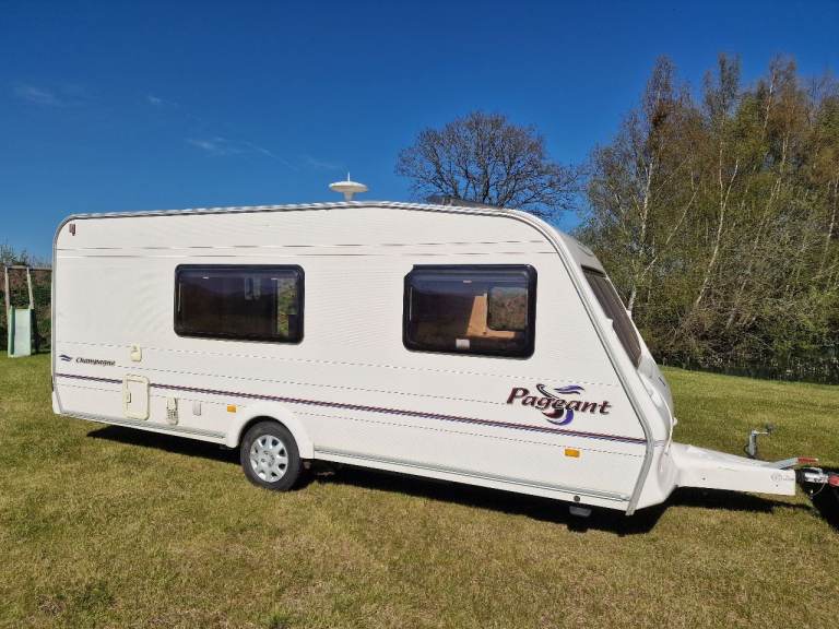 Bailey pageant champagne 2004