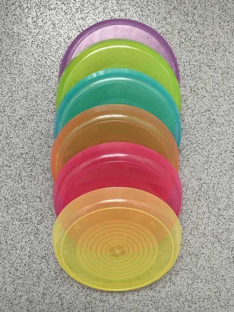 Six kids IKEA plates £3 