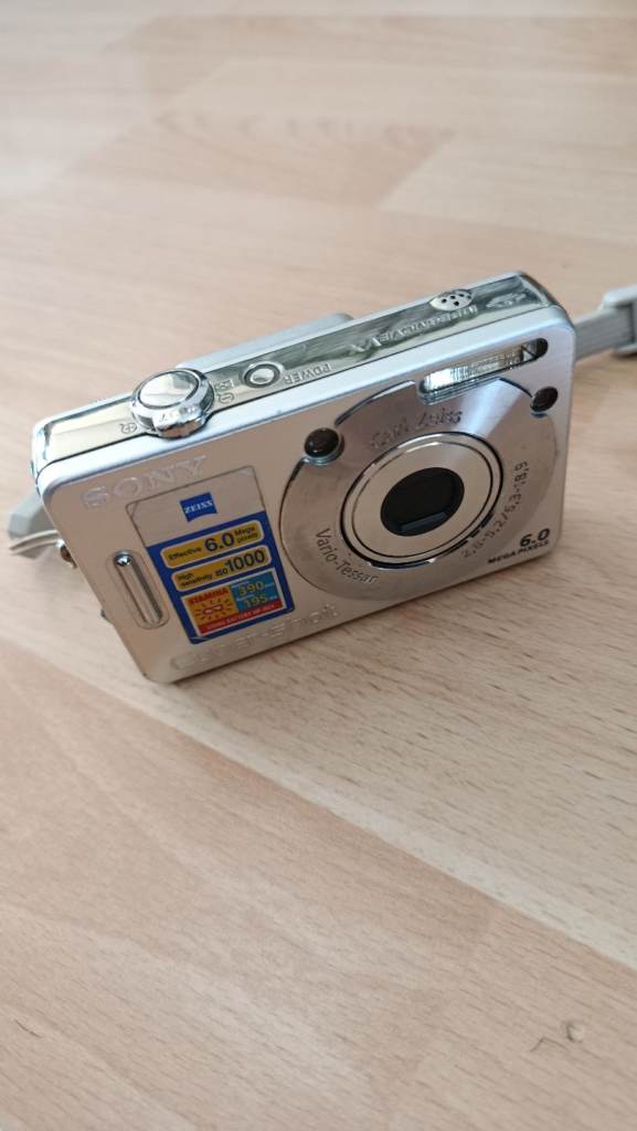 Sony Cyber-shot Digital Camera 6.0 Megapixel