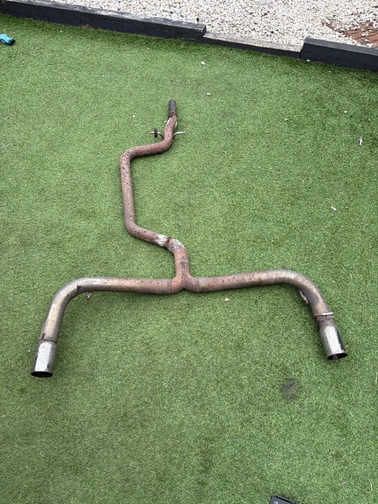 dual exhaust 