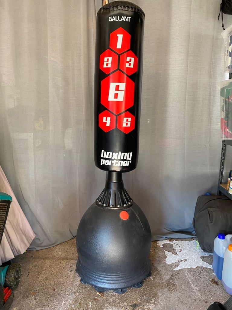 Gallant freestanding punchbag excellent condition