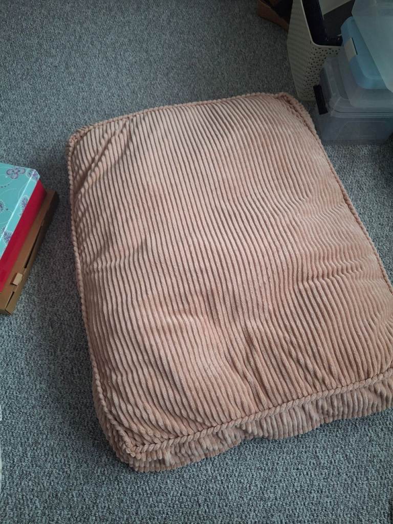 Large corduroy dog bed 