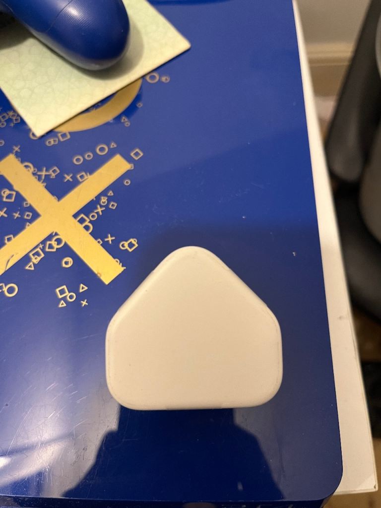 Genuine Apple USB Wall Plug Adapter – Good Condition