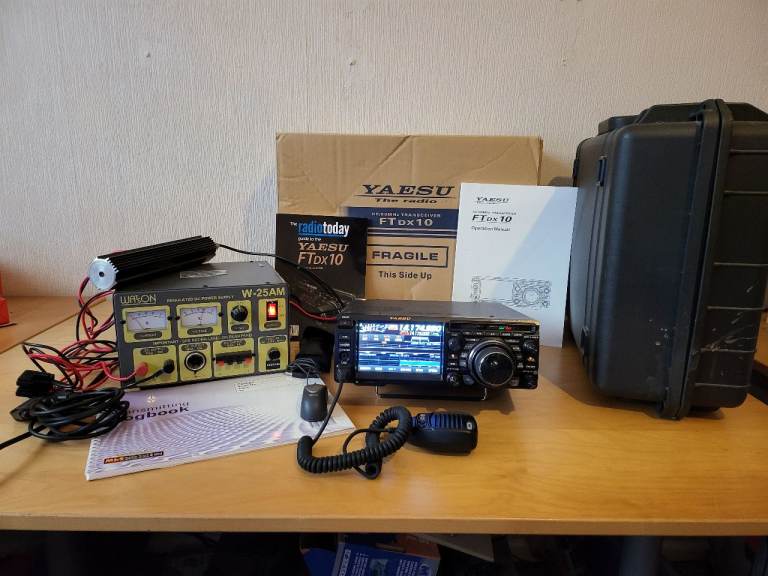 Yaesu FTDX10 Complete with Built in ATU, Power Supply, Dummy Load and Hard Case