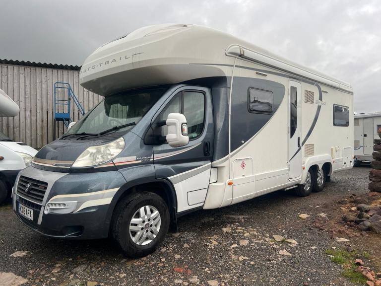 2013 - Auto Trail Arapaho - 3 ltr - 18,000 Miles - 6 Berth / 4 Belts 