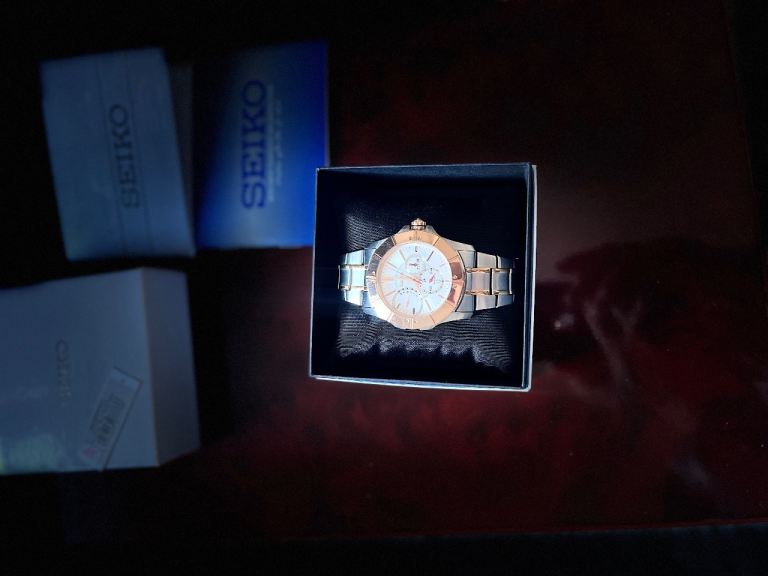 Seiko lord analogue watch
