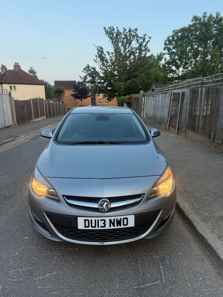 Vauxhall, ASTRA, Hatchback, 2013, Automatic , 1598 (cc), 5 doors