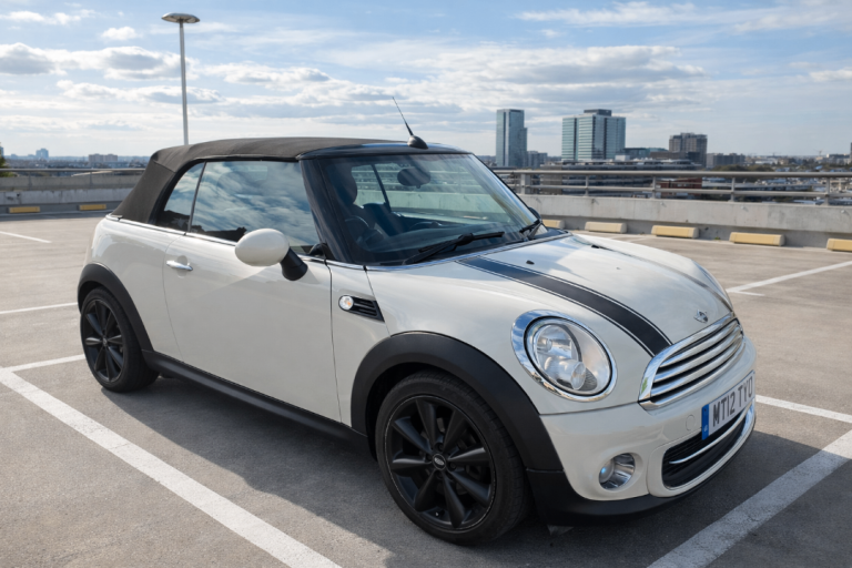 Mini Convertible Cooper 1.6/Full Hist/New Engine