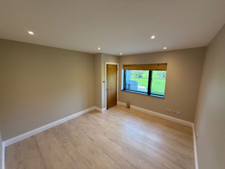 Studio / treatment room for lease